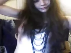 Una ragazza di 18 anni pelosa con cremoso figa in webcam