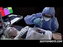 Robot femminile riprogrammato