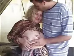 Nonna e giovane uomo - 11
