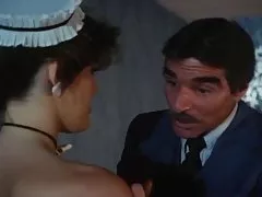 La mia cameriera ha una più stretta figa che la mia segretaria