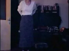 Marito Visualizza sua striscia inconsapevole moglie pelosa