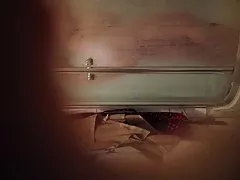 Moglie pelosa in camera da letto (nascosta)