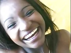 Uomo italiano casting una ragazza pelosa ebano