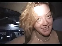 Nerd di pale rosse raccolse e scopata in auto