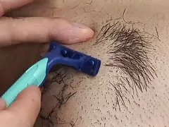 Ragazza piace forplay sesso a quattro con una racchetta da tennis e dildo