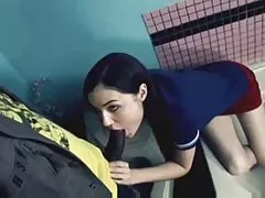 Adolescente magro provare un bbc