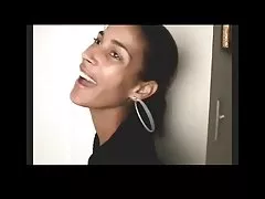 Mandy, mostrando figa pelosa e il clitoride bvr