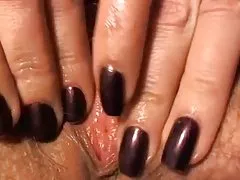 Primo piano rub e giocando di figa pelosa