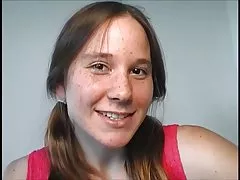 Gorgeous teen pelose ottiene la figa cremosa scopata