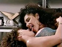 Trio di ufficio appassionato a partire con un gioco di lesbiche