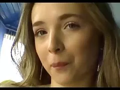 Timida ragazza pelosa scopata