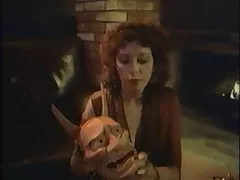 Cumming del cavaliere in armatura brillante